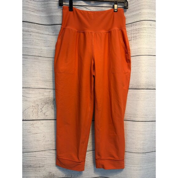 Old Navy High Waisted Powersoft Capri Joggers Size M - Picture 1 of 3